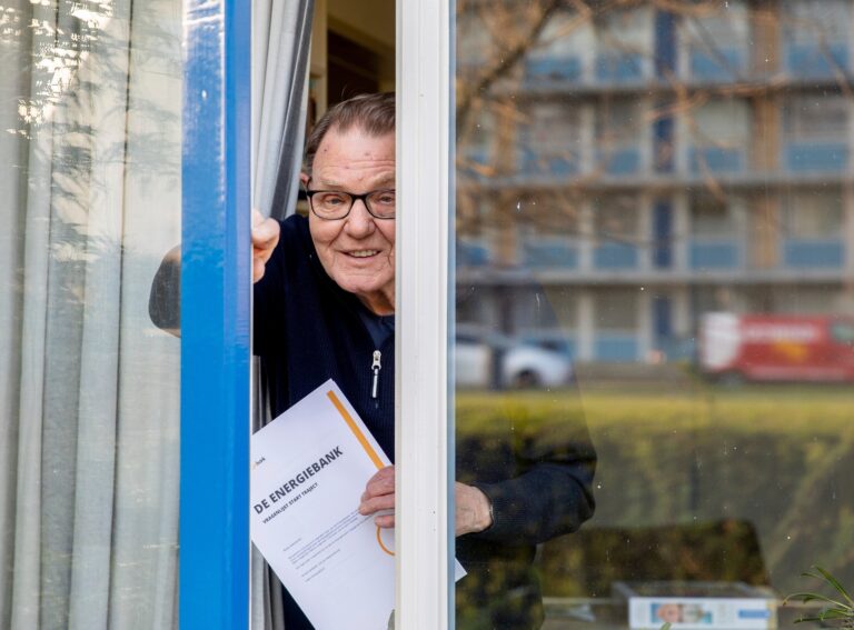 Energiecoach Rieks Weerman met contract energiecoach