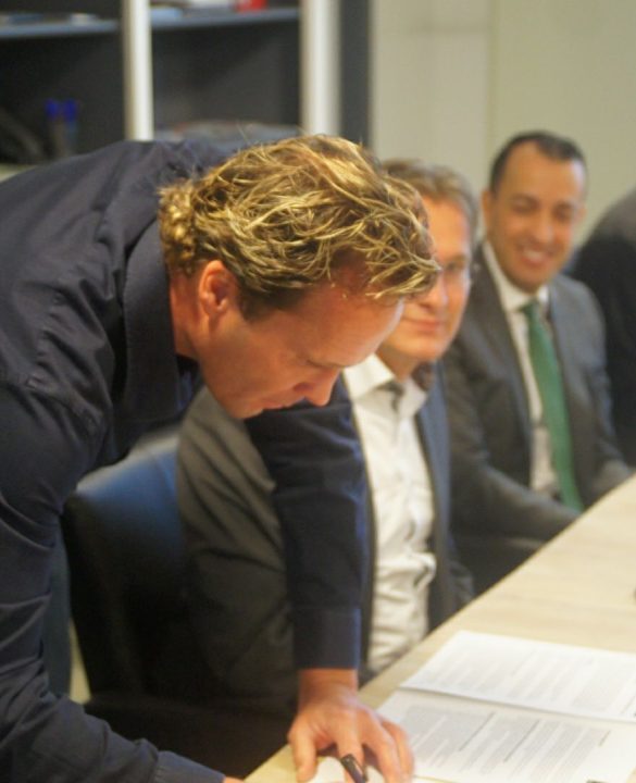Contract tekenen beton