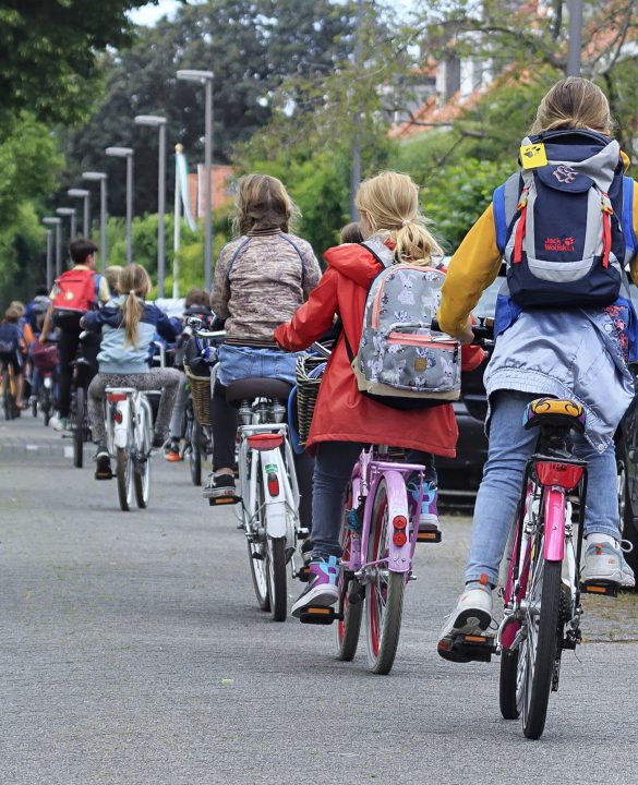 Kinderen op de fiets
