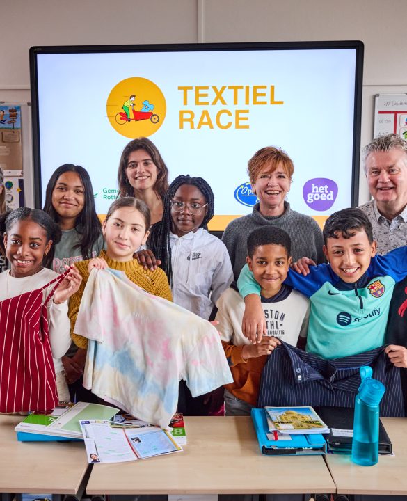 Nederland, Rotterdam, 20/03/2023. Fotocredits: Jan de Groen

Kick-off Textielrace bij de Jan Antonie Bijloo school.

foto Jan de Groen.